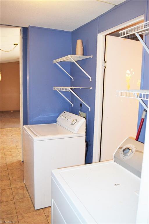 416 Mosley Loop Madison, NC 27025 - Photo 8 of 28 Laundry room