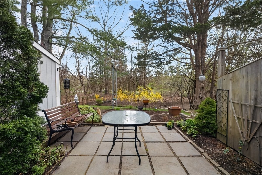 18 Beal's Cove Road, Unit F Hingham, MA 02043 - Photo 21 of 27