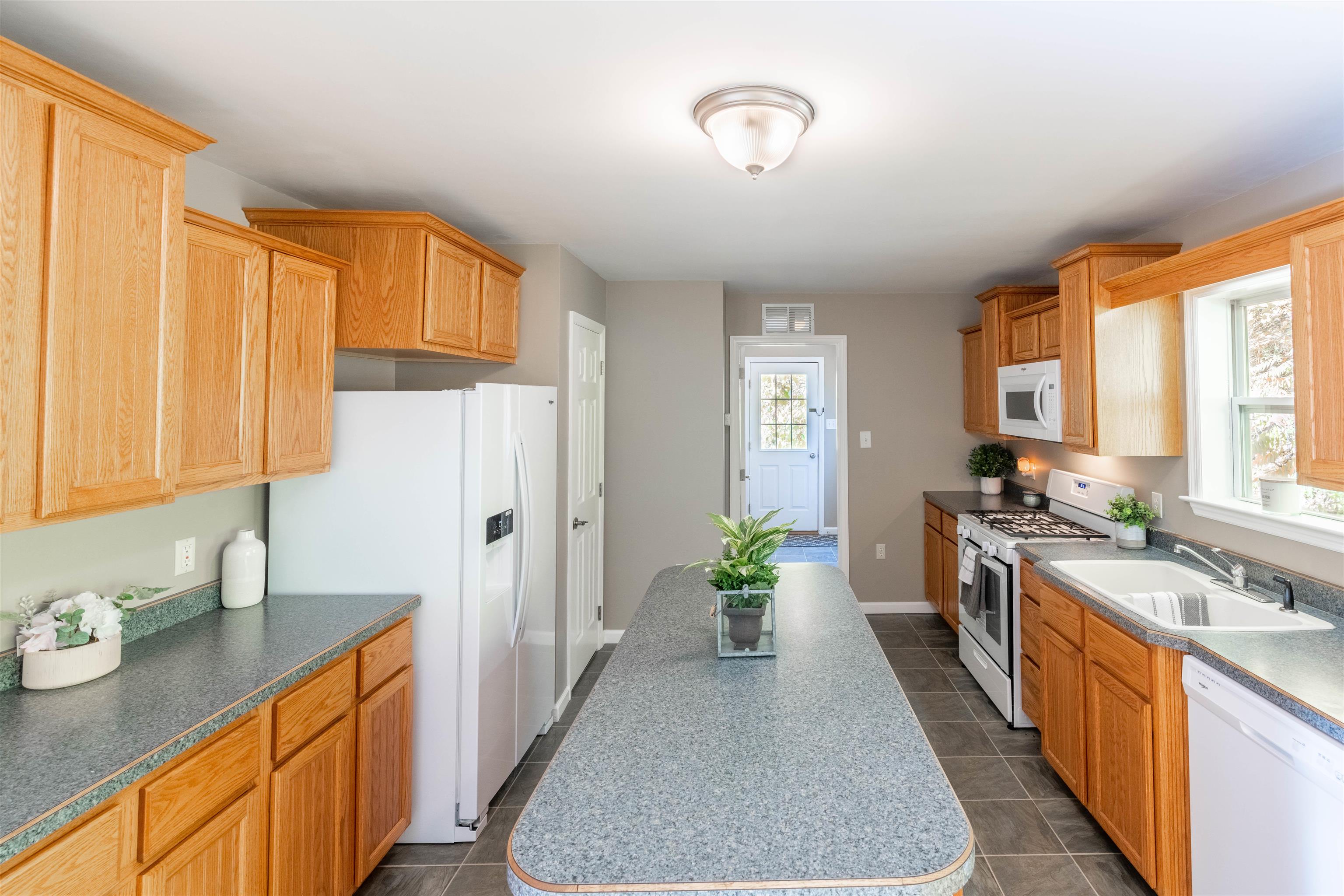 7 Water Street Wells River, VT 05081 - Photo 6 of 29 Gallery Image 6