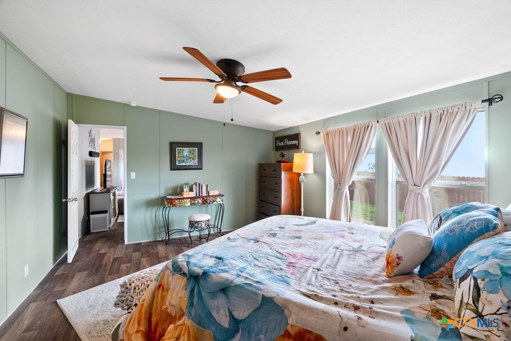 239 Allen M Parks Drive Rockport, TX 78382 - Photo 3 of 25