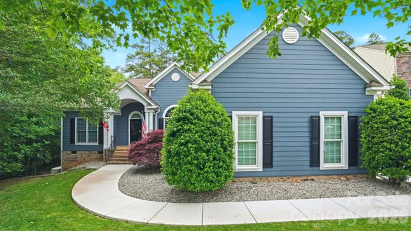 $575,000 | 4089 Harmattan Drive, Denver, NC 28037