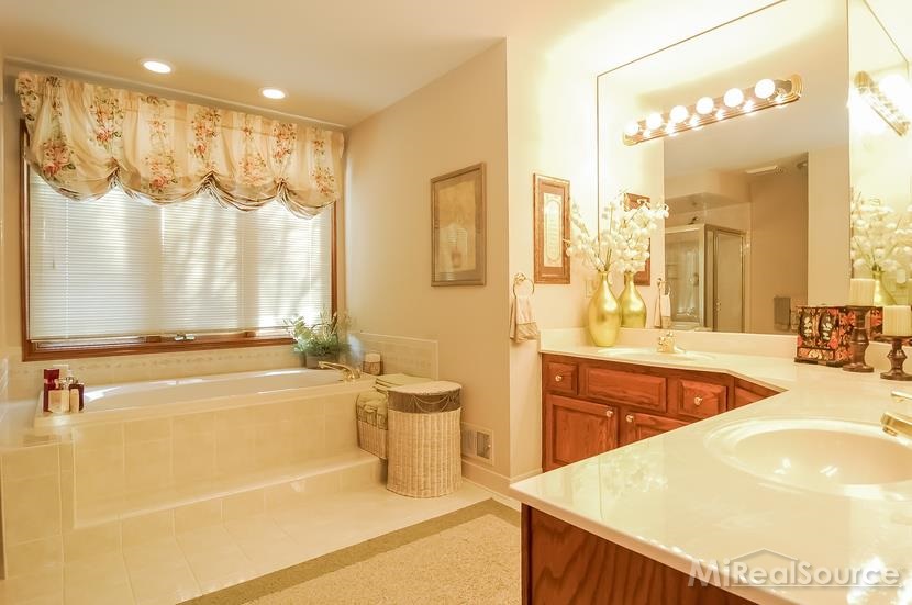 1069 Olympia Drive Rochester Hills, MI 48306 - Photo 18 of 27