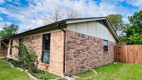 $224,000 | 2405 Donna Drive, Grand Prairie, TX 75051