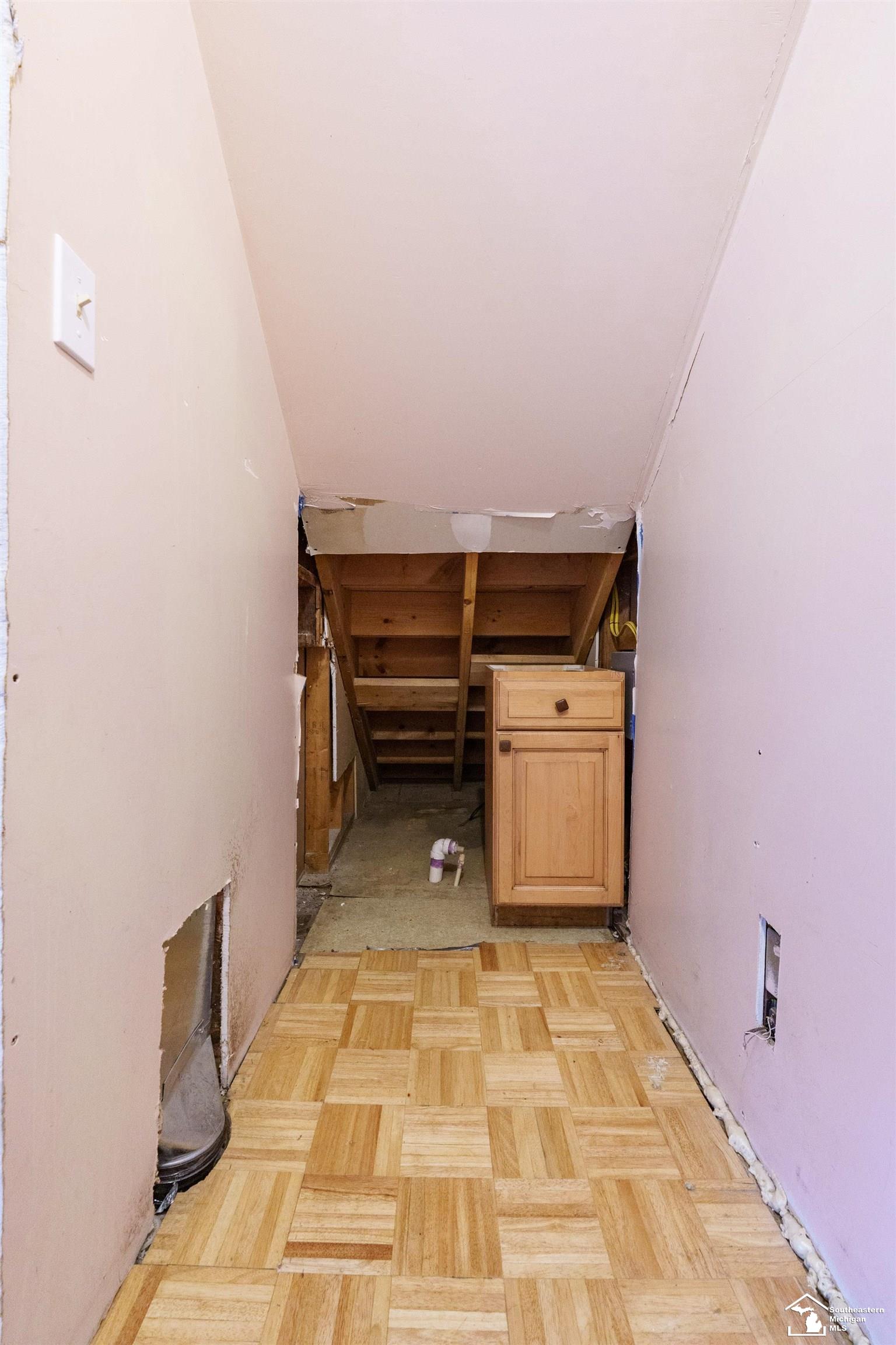 208 East Erie Road Temperance, MI 48182 - Photo 33 of 49 50193369-ff0a71c6-8039-4a0e-98d7-83031a2ffed5.JPG
