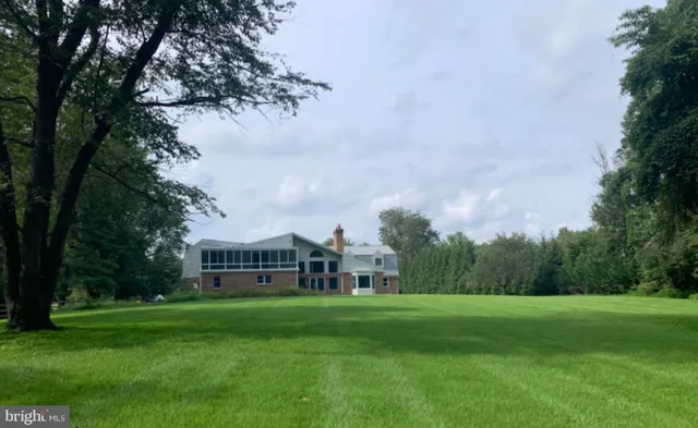 $2,800 | 13216 Chestnut Oak Drive, Gaithersburg, MD 20878