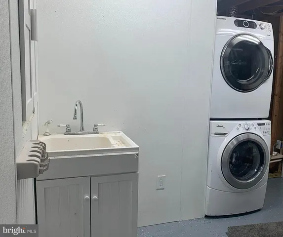 $2,800 | 13216 Chestnut Oak Drive, Gaithersburg, MD 20878