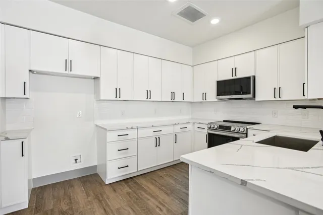 $1,699 | 2450 Wickersham Lane, Unit 1917, Austin, TX 78741