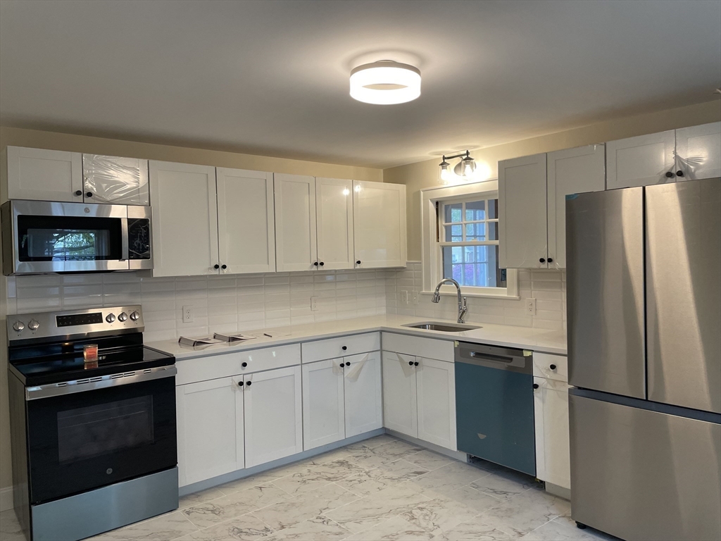 15 Bellmore Road Framingham, MA 01702 - Photo 3 of 27 Gallery Image 3