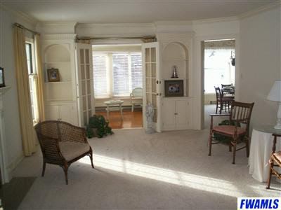 1518 Hawthorn Road Fort Wayne, IN 46802 - Photo 3 of 10