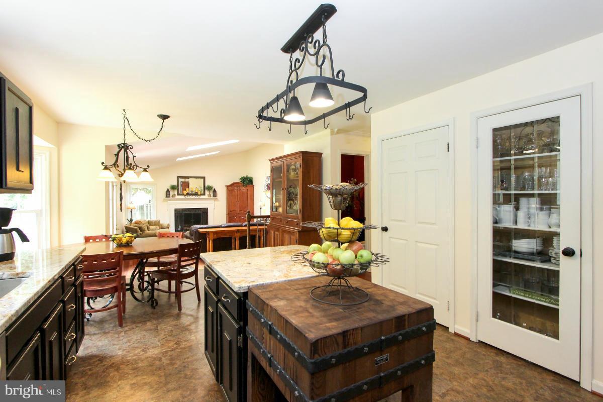10820 Game Preserve Road Gaithersburg, MD 20879 - Photo 10 of 30 Kitchen