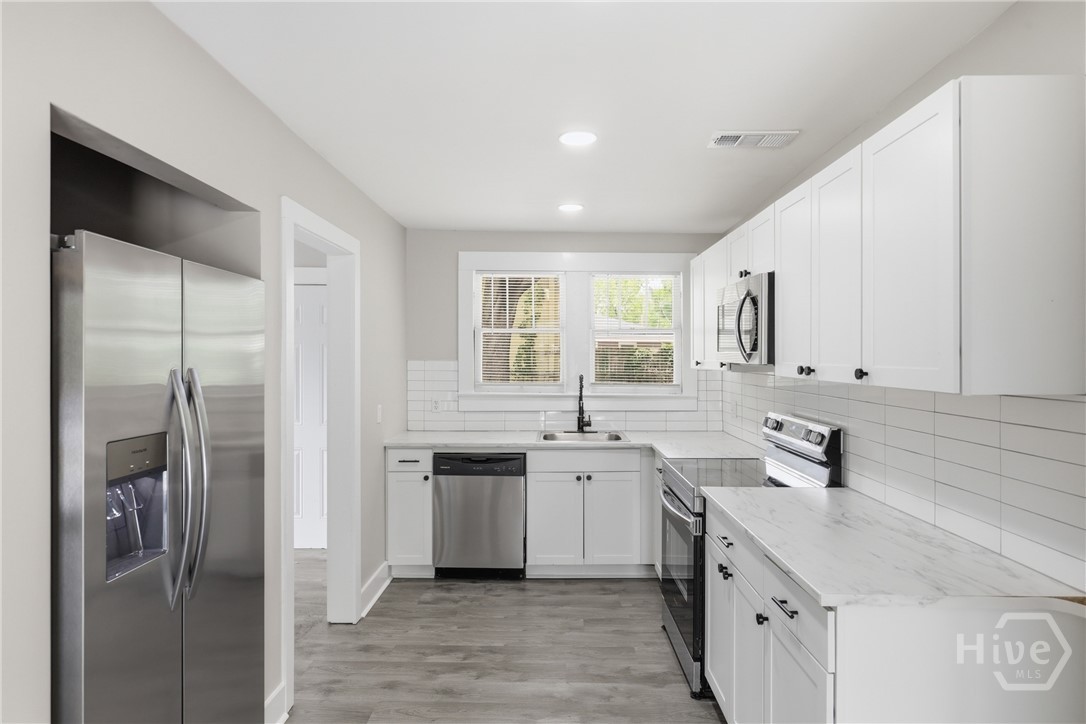 122 West 54th Street Savannah, GA 31405 - Photo 2 of 35