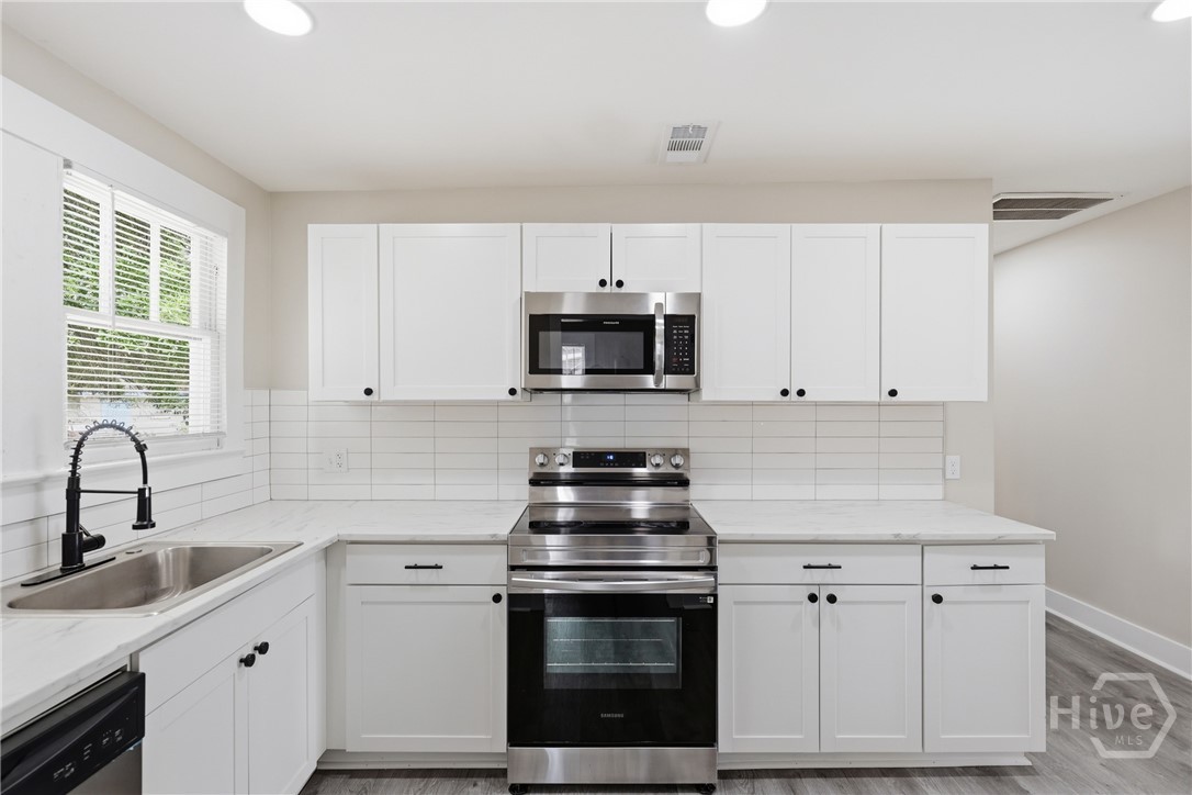 122 West 54th Street Savannah, GA 31405 - Photo 9 of 35