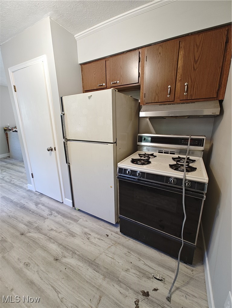 13885 Beard Road New Springfield, OH 44443 - Photo 13 of 27 Another view of the Kitchen in the 2 bedroom addition