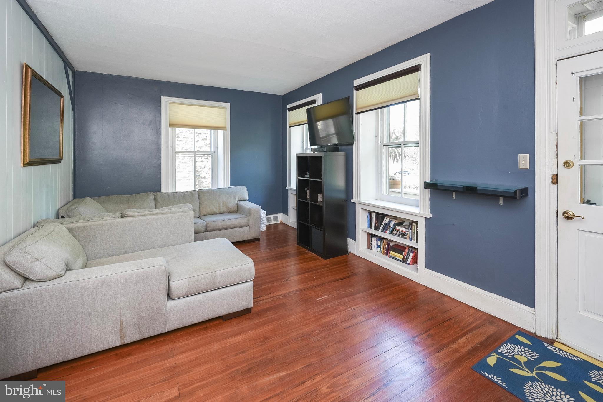 246 Church Road Elkins Park, PA 19027 - Photo 4 of 25 Living room