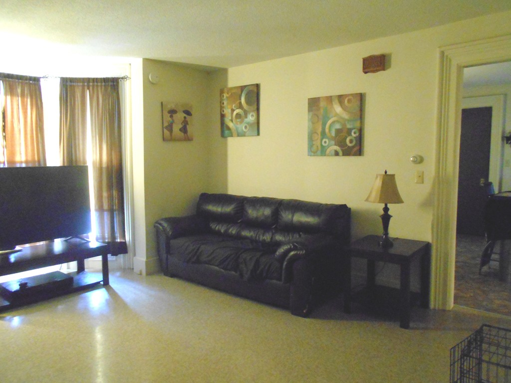 104 Bancroft Street Springfield, MA 01107 - Photo 3 of 29 Gallery Image 3