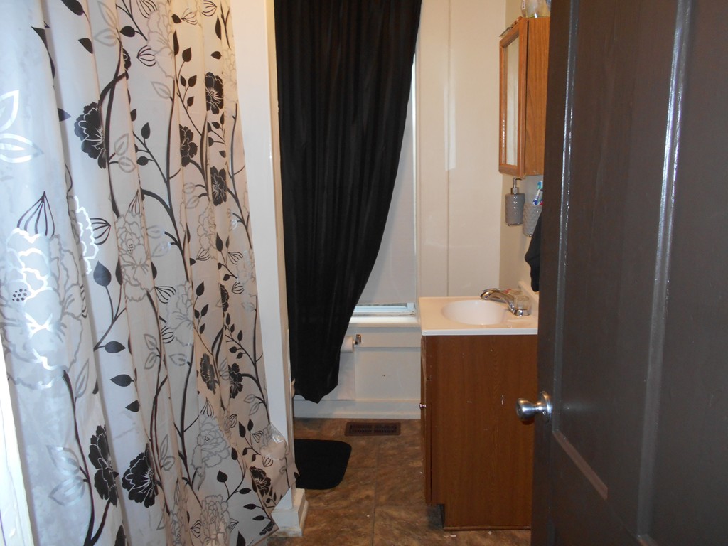 104 Bancroft Street Springfield, MA 01107 - Photo 10 of 29 Gallery Image 10