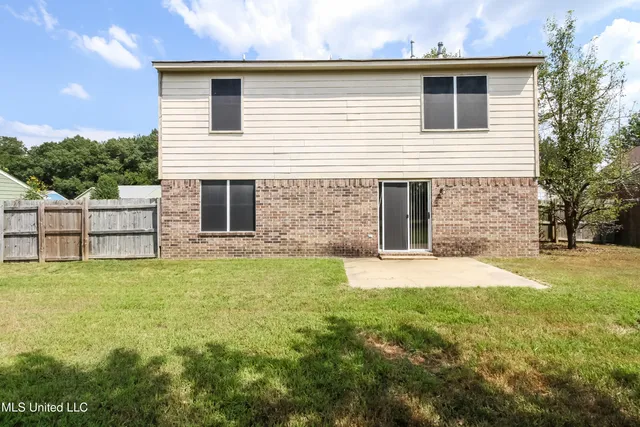 $1,790 | 7327 Fox Creek Drive, Olive Branch, MS 38654