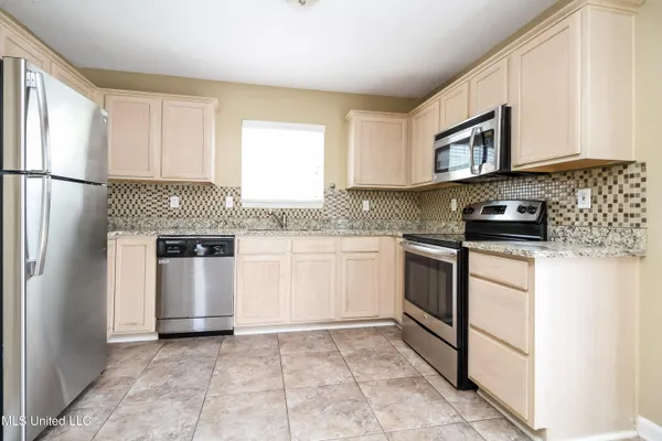 $1,790 | 7327 Fox Creek Drive, Olive Branch, MS 38654