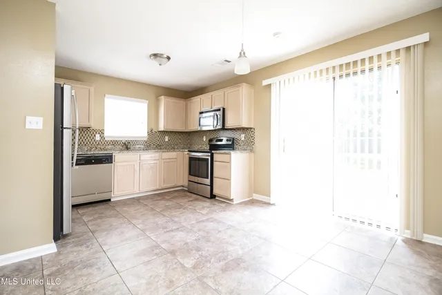 $1,790 | 7327 Fox Creek Drive, Olive Branch, MS 38654