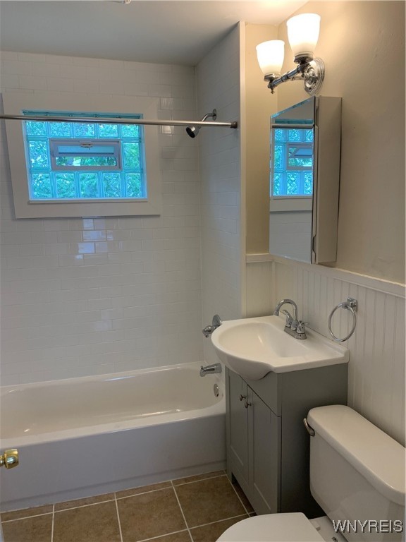 282 Normal Avenue Buffalo, NY 14213 - Photo 16 of 24 Upper Bath