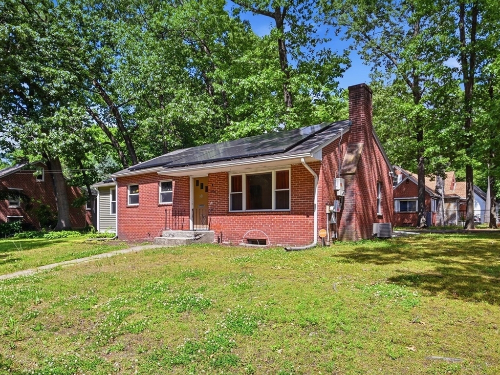 881 Roosevelt Avenue Springfield, MA 01109 - Photo 1 of 35