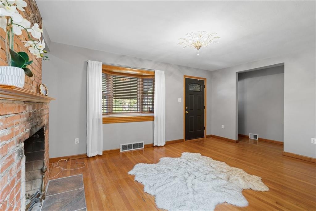 1318 Powers Run Road Pittsburgh, PA 15238 - Photo 4 of 28 Gallery Image 4