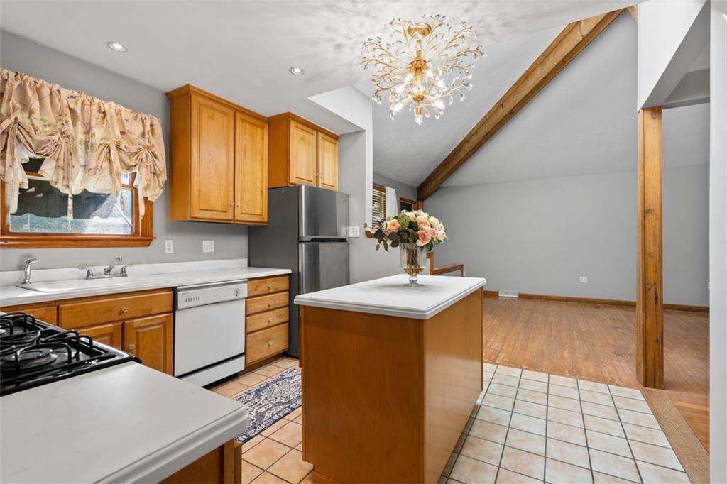 1318 Powers Run Road Pittsburgh, PA 15238 - Photo 9 of 28 Gallery Image 9