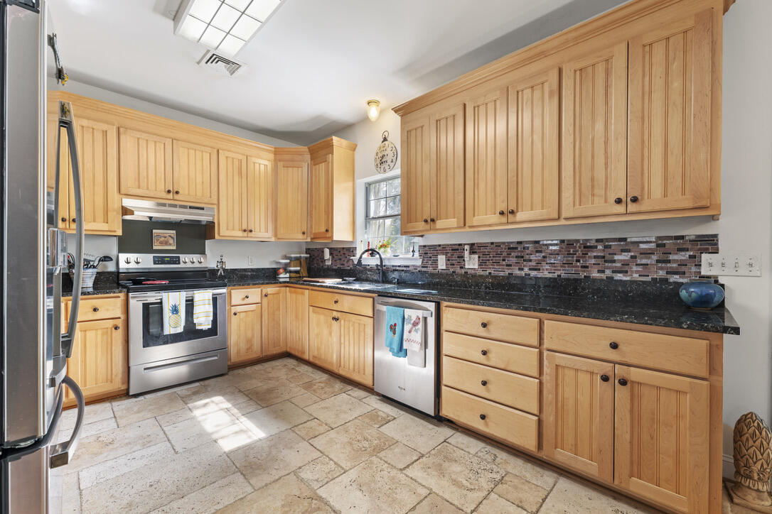 3401 Santee River Road St. Stephen, SC 29479 - Photo 12 of 51 C2DCBA5A-3E6B-4104-B99D-B71B2C7EEC57_1_1