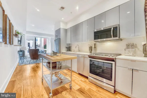 $469,900 | 904 H Street Northeast, Unit 1, Washington, DC 20002