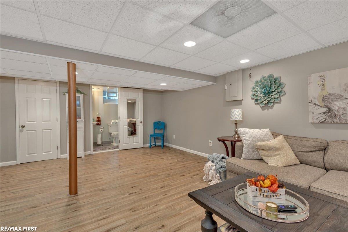 1794 Bournemouth Road Grosse Pointe Woods, MI 48236 - Photo 28 of 32