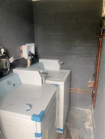 $1,550 | 612 Northwest 6th Court, Unit 1, Hallandale Beach, FL 33009