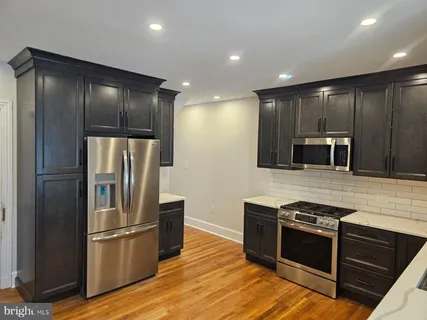 a view of a large window with an outdoor space