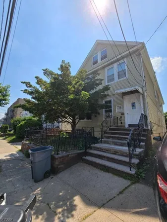$1,800 | 170 Bellevue Street, Unit 1R, Elizabeth, NJ 07202