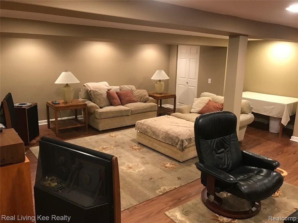 4406 Patrick Road West Bloomfield, MI 48322 - Photo 27 of 31 28.jpg