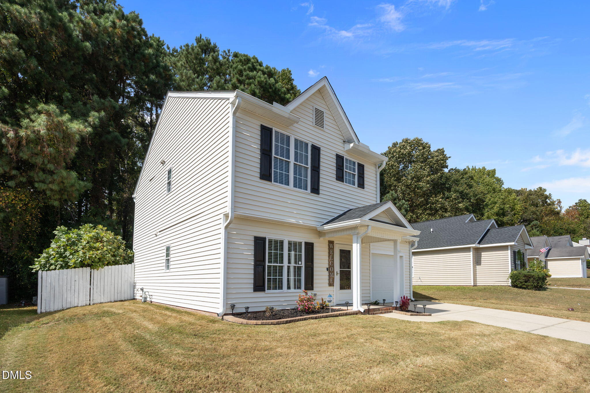 4020 Mindspring Drive Raleigh, NC 27610 - Photo 4 of 39 5-web-or-mls-IMG_1509
