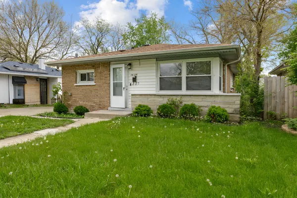 $164,900 | 16329 Hermitage Avenue, Markham, IL 60428
