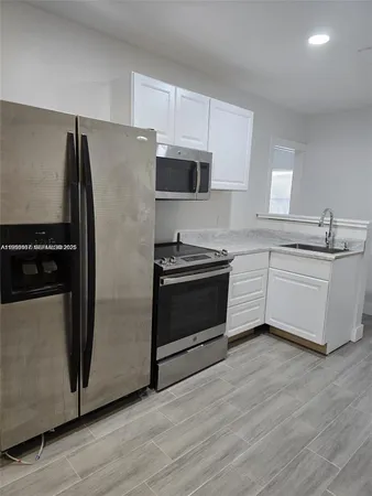 $1,835 | Biscayne Shores, Miami, FL 33161