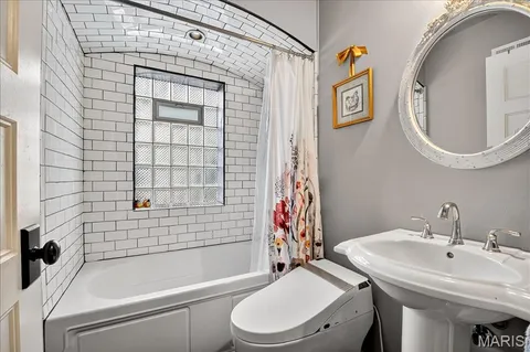 $299,999 | 904 Liggett Avenue, Crestwood, MO 63126