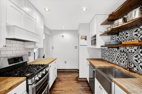 $299,999 | 904 Liggett Avenue, Crestwood, MO 63126