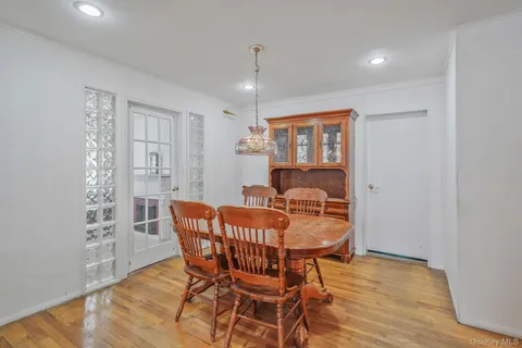 $799,000 | 367 Vincent Avenue, Lynbrook, NY 11563