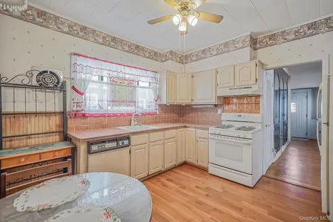 $799,000 | 367 Vincent Avenue, Lynbrook, NY 11563