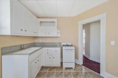 $799,000 | 367 Vincent Avenue, Lynbrook, NY 11563