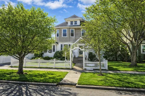 $799,000 | 367 Vincent Avenue, Lynbrook, NY 11563