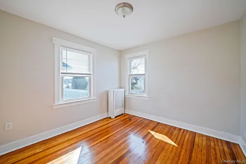 $799,000 | 367 Vincent Avenue, Lynbrook, NY 11563