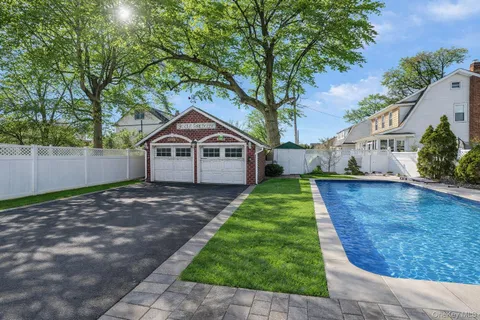 $799,000 | 367 Vincent Avenue, Lynbrook, NY 11563