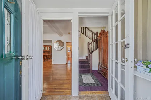 $799,000 | 367 Vincent Avenue, Lynbrook, NY 11563