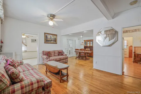 $799,000 | 367 Vincent Avenue, Lynbrook, NY 11563