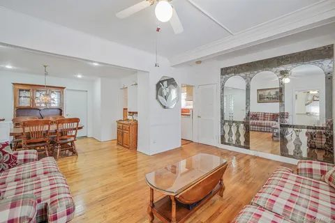 $799,000 | 367 Vincent Avenue, Lynbrook, NY 11563