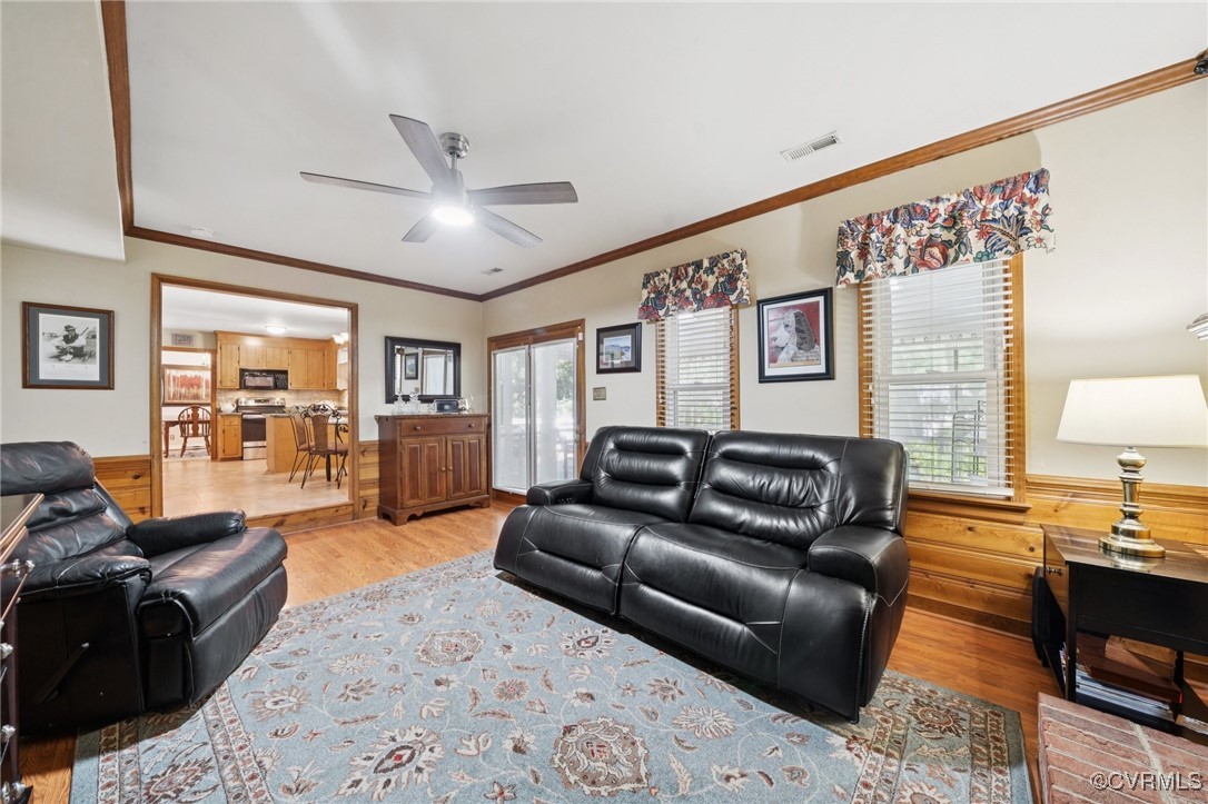 3000 Cove Ridge Road Midlothian, VA 23112 - Photo 25 of 47 a living room with furniture and a flat screen tv