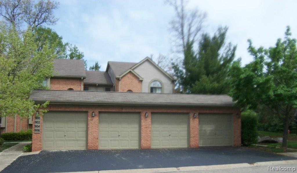 900 Ridge Court, Unit 121 Brighton, MI 48116 - Photo 1 of 19 Ridge front